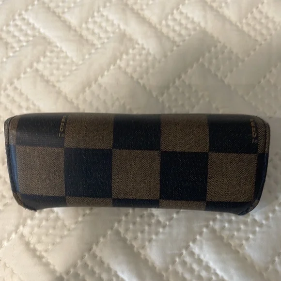 Authentic Fendi Sunglasses (see pics For details) - Picture 13 of 14